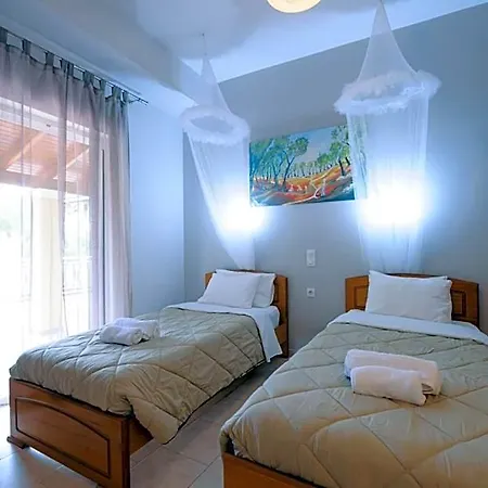 Elias & Vasili House 2*
