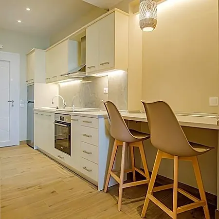 Elias & Vasili House 2*